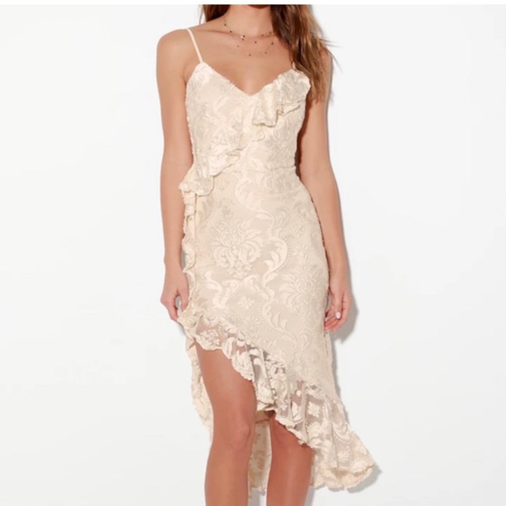 NWT Lulu’s Harmony Song Ivory Velvet Midi Dress